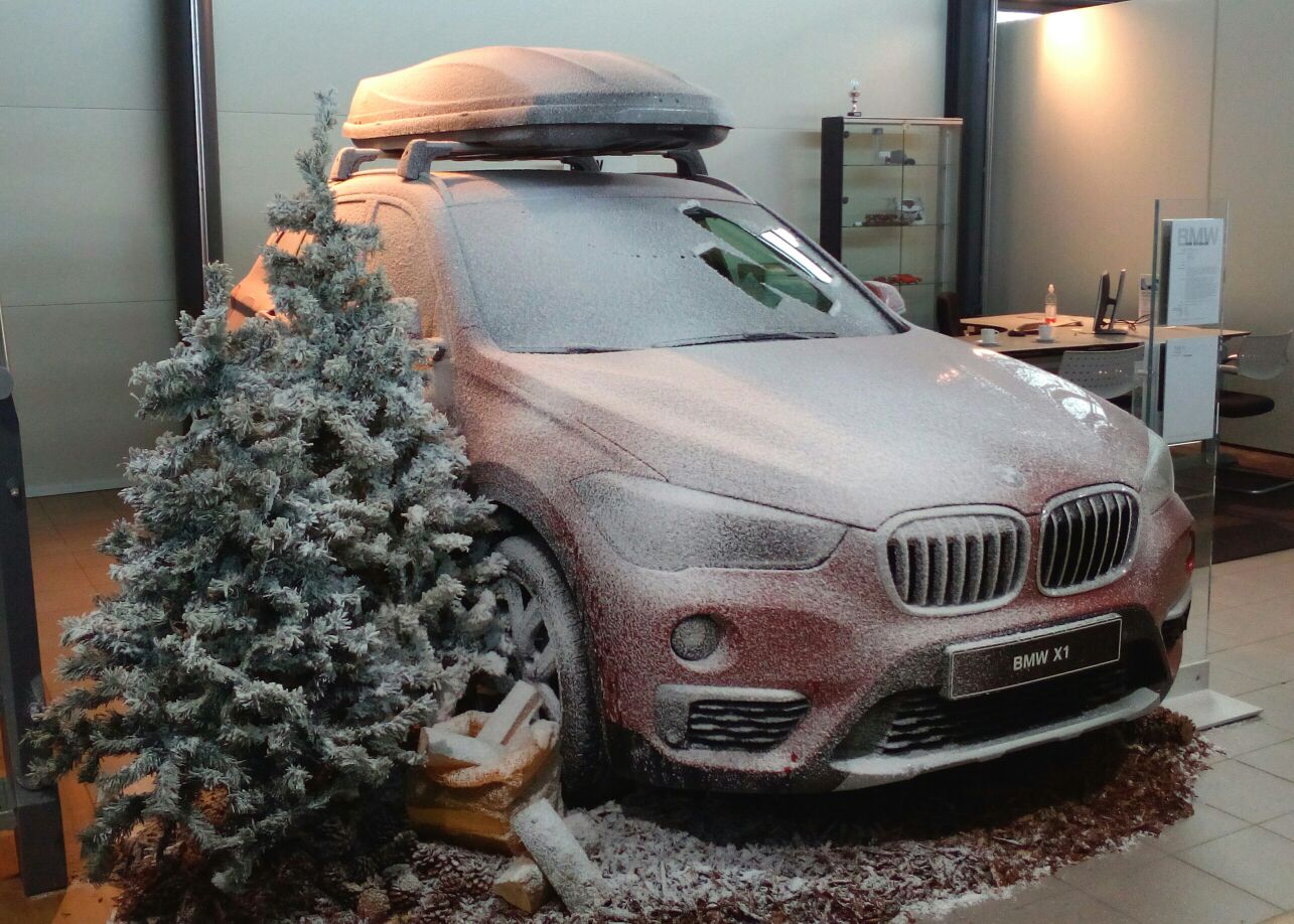 Afstudeeralbum medeklinker Productie Sneeuw decoratie in uw showroom! - Automotive platform
